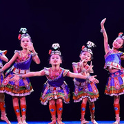 第十届小荷风采踩彩舞蹈，演出服儿童苗族，侗族少数民族舞蹈演出服装