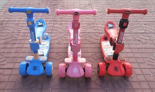 美胜达儿童滑板车三合一宝宝可坐滑行两用折叠单脚滑板闪光平衡车