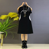 胖mm法式赫本风洋气，减龄中长款小黑裙加肥字母镂空撞色短袖连衣裙