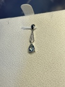 18k金水滴圣玛利亚色海蓝宝钻石吊坠小领带款式