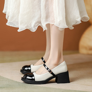 小香风黑白拼色玛丽珍鞋女2024年春秋，粗跟单鞋法式显瘦高跟鞋