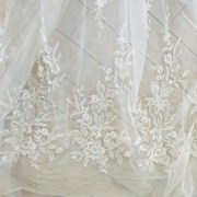 米白色轻薄森系树叶刺绣婚纱，礼服头纱diy亮片，大花朵蕾丝面布料