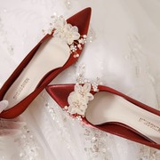 高级感中式秀禾服新娘鞋2023绸缎面婚鞋女尖头高跟鞋红色细跟单鞋