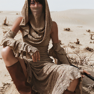 麦叙原创《沙洲冷》沙丘，废土风性感辣妹，针织连帽连衣裙+面罩+袖套