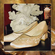 深红黄金时代新中式真丝，刺绣羊皮复古方头婚鞋伴娘鞋粗跟鞋