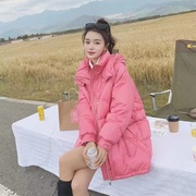 2022年冬季韩版羽绒棉服女中长款时尚粉色加厚连帽宽松外套女