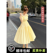 奶油黄色泡泡袖连衣裙女夏季2024年法式方领收腰气质显瘦长裙