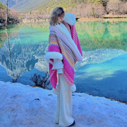 玫粉色毛领保暖披肩云南新疆民族，风旅游斗篷围巾旅行毛毛外搭披风