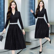 2023秋季女装35岁韩版长袖修身显瘦长款，红色宝蓝色黑色连衣裙