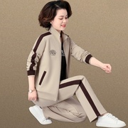 国际大牌外贸品牌中老年妈妈外套，2023秋季运动服套装女休闲三件套