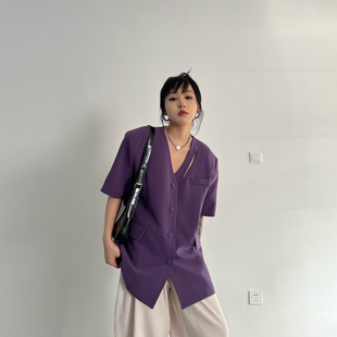2024年夏季设计感小众紫色，v领西服小香风薄款短袖西装外套女