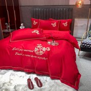 。新婚庆(新婚庆)全棉，四件套简约大红色绣花被套，纯棉长绒棉床单结婚房套件