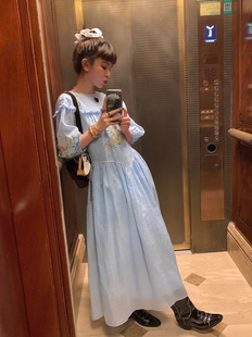 周美美同款 西德玛花亚麻刺绣Vintage蓝色木耳边童话感连衣裙