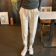 白色卫裤女秋冬2022年设计感宽松显瘦束脚，休闲运动高腰小脚裤