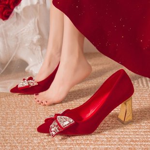 中式结婚鞋子2024年尖头，粗跟单鞋平底孕妇，婚鞋秀禾婚纱新娘鞋