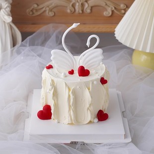 情人节唯美蛋糕装饰品黑白天鹅，摆件女神生日网红小天鹅爱情鸟插件