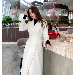 高级感复古风衣外套，女早春2024年双排扣白色，长款韩系西装大衣