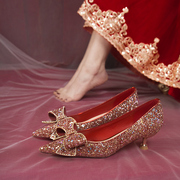 秀禾服婚鞋女2023年优雅高级感法式低跟新娘鞋红色尖头高跟鞋