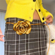高级感时髦玫瑰花朵形系带配饰，颈链腰链女性感身体链造型腰饰腰带
