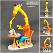 工作中的长颈鹿模型摆件 卡通玩偶玩具模型公仔创意烘培蛋糕饰品
