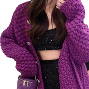 2023年秋冬小香风上衣粗毛线，针织开衫紫色毛衣，单排彩钻扣外套