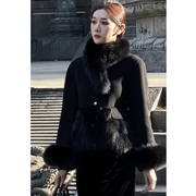 高级感超好看赫本风时尚，气质黑色仿狐狸毛短款毛呢大衣外套秋冬季
