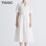 台绣短袖连衣裙子女v领纹理，褶皱收腰修身气质白色2024年夏季