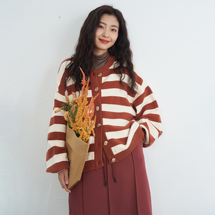 ugiz23年冬季韩版女装慵懒风单排扣经典条纹毛衣开衫uddg820