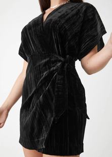 瑞典小众黑色丝绒时尚围裹式收腰v领短袖女士连衣裙