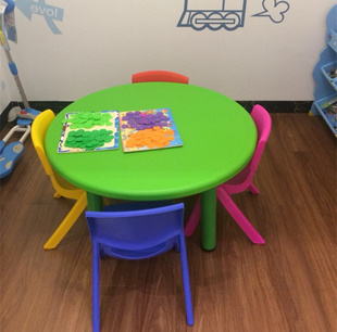 幼儿园塑料桌台画画学习写字儿童小孩书桌子圆桌10/8/6人圆形磨砂