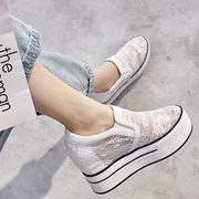 韩版学生一脚蹬蕾丝小白鞋网纱增高10cm女鞋坡跟，松糕厚底低帮单鞋