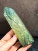 天然水晶葡萄石柱原石打磨单尖四棱柱绿发晶玛瑙洞家居装饰品摆件