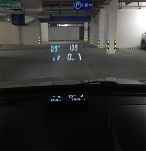 车载HUD抬头显示器汽车OBD2行车电脑速度水温换挡提醒通用型A