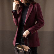 酒红色西装外套，女2022秋冬气质百搭修身一粒扣小西服