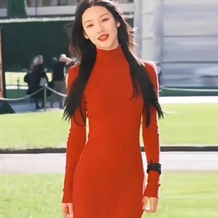 艳红甜美极简风红色针织连衣裙半高领设计内搭长裙春女装2024