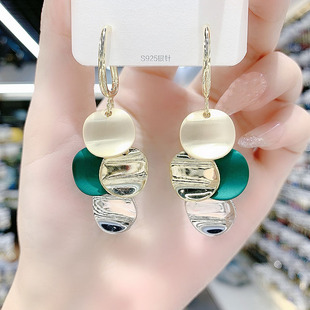 韩国气质时尚撞色金属圆片耳环小众设计高级感个性夸张银针耳饰女