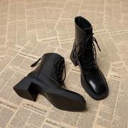 今年的小靴女2023马丁年短靴真皮跟秋冬季粗欧货靴子流行