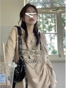 韩版露肩长袖t恤女装夏季设计感字母爱心小众宽松休闲中长款上衣