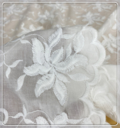定制棉布牛奶丝刺绣镂空面料花朵绣花布料服装辅料窗帘桌布材料碎