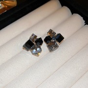 黑色方块水晶耳钉女小众设计轻奢高级感耳环2024气质耳饰