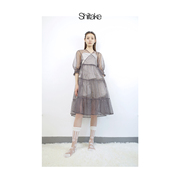 Shiitake诗塔克设计师品牌蓝白/黑白格子三层连衣裙罩裙