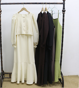 fa6-2日系秋法式减龄套装，高腰荷叶边吊带裙，+短上衣外套2件套