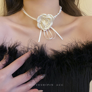 白色珍珠玫瑰花项链2024颈带锁骨链颈链女夏季配饰高级感