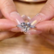 库迪家2克拉爱心仿真钻石戒指指环高碳钻求婚S925银简约