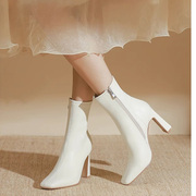 白色高跟小短靴女2023秋冬季加绒法式粗跟方头皮靴瘦瘦靴单靴