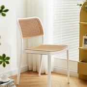 藤编塑料椅子家用加厚可叠放餐椅，户外网红餐桌椅子中古靠背椅凳子