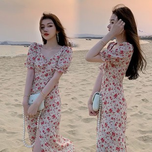 韩系碎花短袖连衣裙中长款清凉海边度假修身显瘦高腰泡泡袖连衣裙