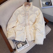 新中式设计感白色短款羽绒棉服冬季女小香风国风盘扣厚外套