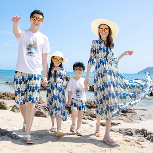 夏季亲子装一家三口海边度假沙滩裙，长裙母女装洋气雪纺连衣裙