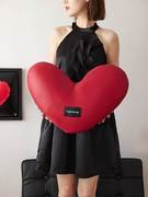 情人节礼物创意红色爱心抱枕，异形客厅沙发靠枕结婚房布置床上靠垫